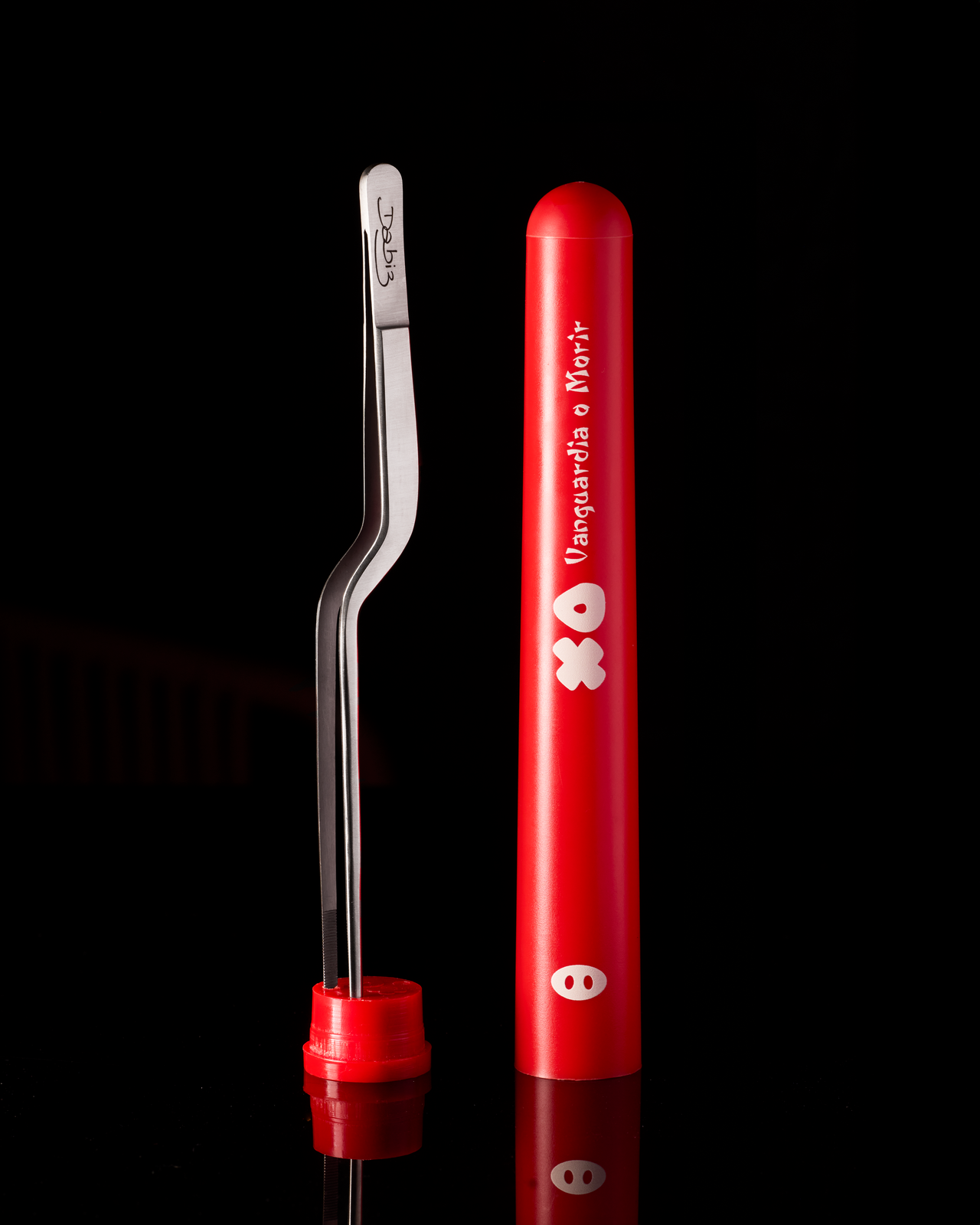 PINZA METÁLICA XO FUNDA ROJA